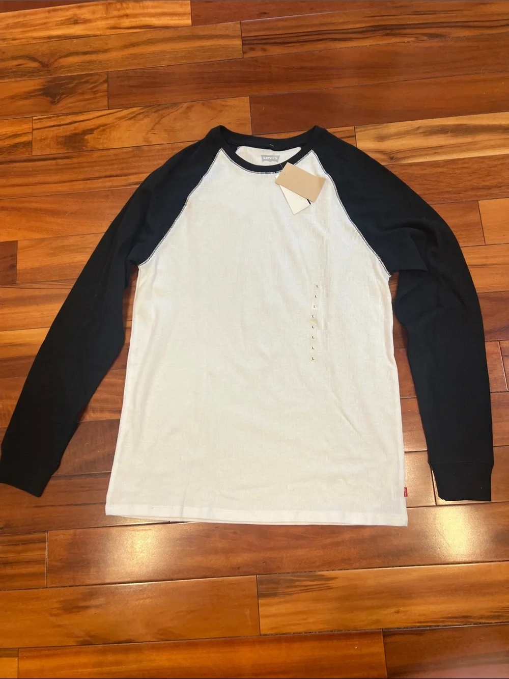 Levi's Black & White Raglan Long-Sleeve Tee